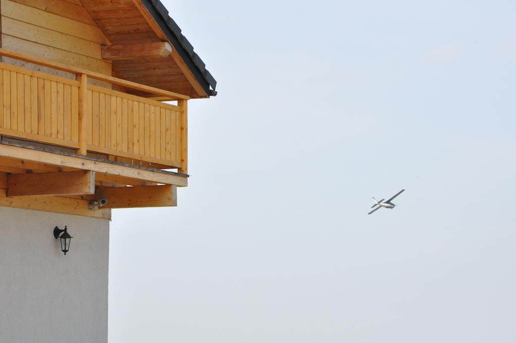 Villa Swiss Sacele Luaran gambar