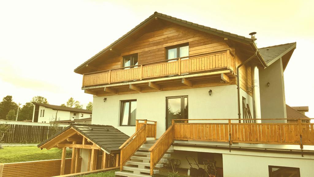 Villa Swiss Sacele Luaran gambar