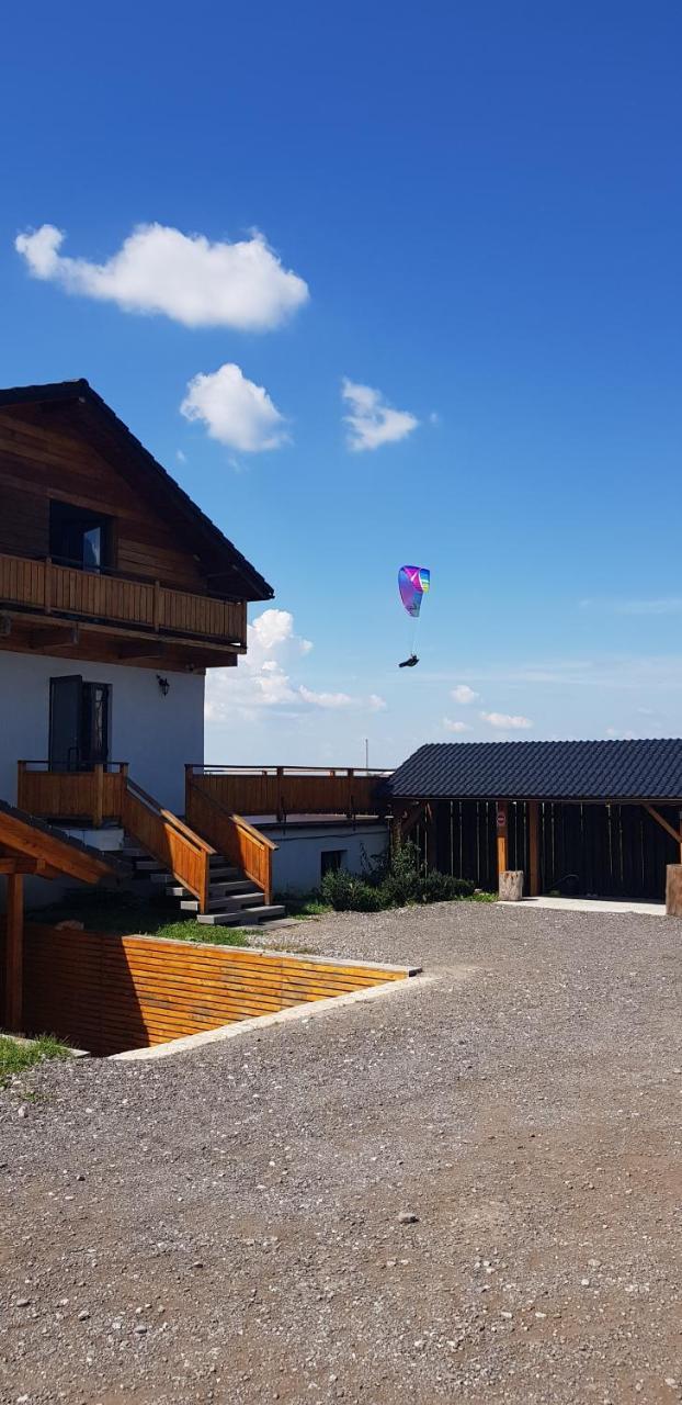 Villa Swiss Sacele Luaran gambar