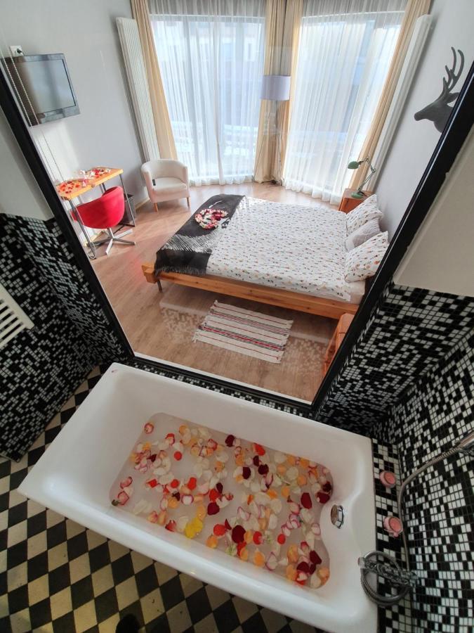 Villa Swiss Sacele Luaran gambar
