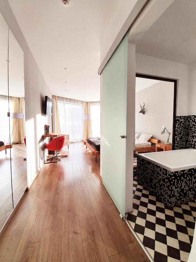 Villa Swiss Sacele Luaran gambar